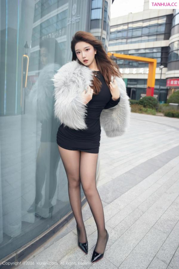   [XiuRen]高清写真图 2026.01.20 No.11250 小依依MM 凹凸身材第3张图片